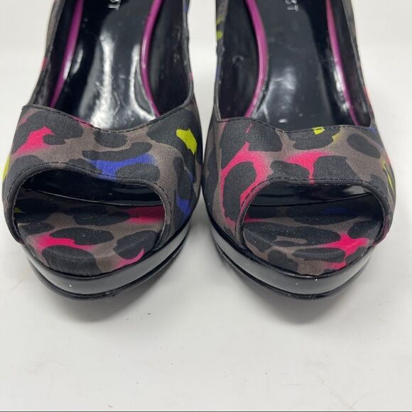 Nine West Danee Neon Leopard Print Peep Toe Heels Platform Women's 6M - Picture 2 of 11